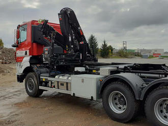 Město Třebíč finančně podpořilo vysočinské hasiče, na Tatře už mají i hydraulický jeřáb