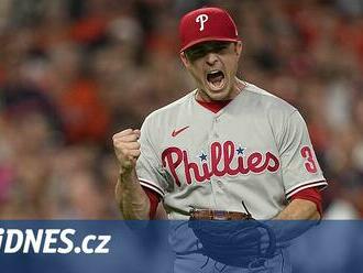 Philadelphia opět vede Světovou sérii, jasnou výhru ozdobila pěti homeruny