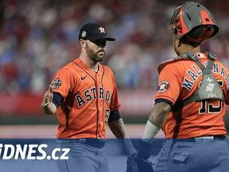 Baseballisté Houstonu zvítězili ve Filadelfii, od titulu je dělí jedna výhra