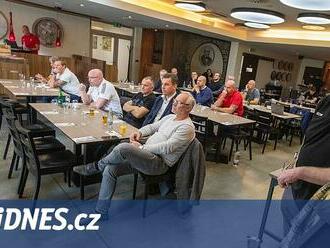 Co vás zajímá? Jalonen svolal kouče. Smutné, že nás spojil až Fin, říkali