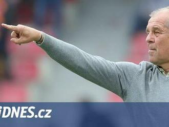 Pohár odehrají v provizoriu. A co pak? Převezme fotbalisty Zlína kouč Rada?