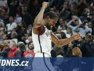 Durant pomohl Brooklynu k výhře nad Portlandem a překonal hranici 26 tisíc bodů