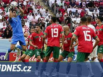 Maroko - Chorvatsko 0:0, téměř bez šancí, proti vicemistrům se vytáhl Bunú