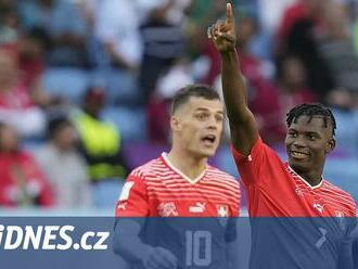 Švýcarsko - Kamerun 1:0, africký tým skolil jeho rodák, po půli rozhodl Embolo