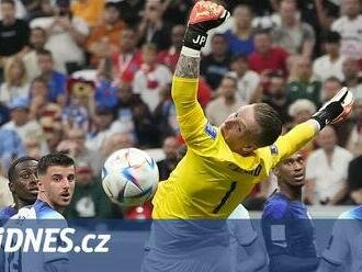 Anglie - USA 0:0, Američané tlačili a udrželi nulu. Favorit výkonem neoslnil