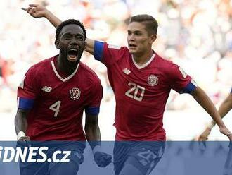 Japonsko - Kostarika 0:1, rozhodla jediná střela na branku, obstaral ji Fuller