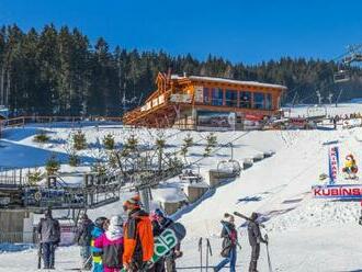 NP Malá Fatra len 13 km od ski areálu v Penzióne Adak s polpenziou, biliardom a zľavou na skipasy aj aquapark