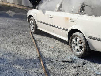 Hasiči byli povoláni k požáru osobního automobilu v Raspenavě, zlikvidovali ho pomocí jednoho…