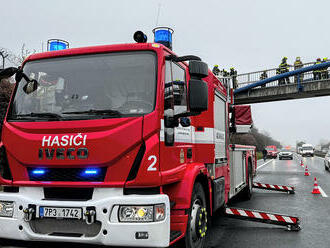 Požár elektroinstalace na kabelové lávce u letiště způsobila technická závada