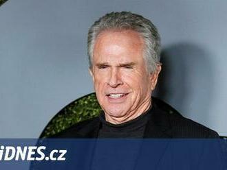 Warren Beatty před padesáti lety údajně nutil k sexu čtrnáctiletou dívku