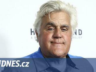 Moderátor Jay Leno skončil s vážnými popáleninami v nemocnici