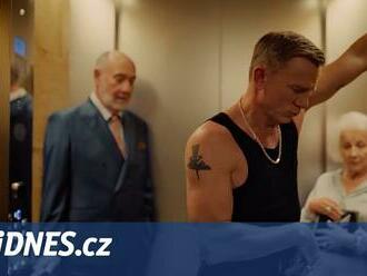 VIDEO: Úžasné, či trapné? Tančící Daniel Craig se odvázal v reklamě na vodku