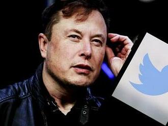 Musk převzal Twitter: Propouštění a dvanáctihodinové směny sedm dní v týdnu