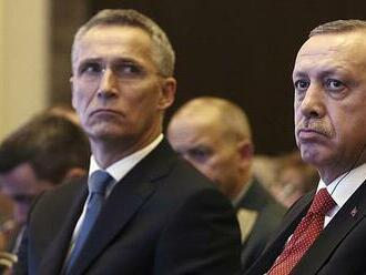 Šéf NATO bude jednat s Erdoganem o přijetí Švédska a Finska do aliance