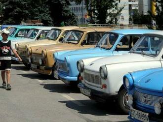 Bakelitové autíčko oslavuje: Legendárny TRABANT sa zrodil pred 65 rokmi