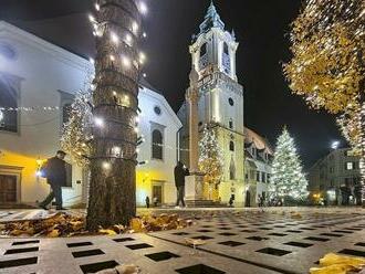 Tešili ste sa na bohato ROZŽIARENÚ Bratislavu? Svetielok bude v centre MENEJ, musí sa šetriť