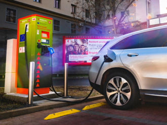 Už i Kaufland zrušil v ČR bezplatné nabíjanie elektromobilov. Vieme, čo chystá na Slovensku