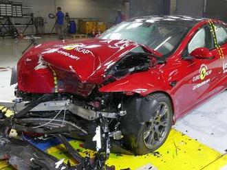 Tesla Model S v Euro NCAP dokázala, že aj staré auto môže na celej čiare zatieniť novinky