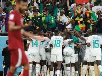 World Cup 2022: Qatar 1-3 Senegal - hosts close to elimination