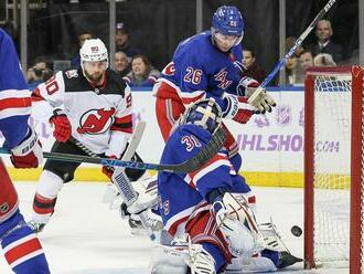 Tatar zažiaril v Madison Square Garden. Halák na neho pozeral z lavičky