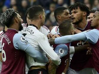 Ronaldo bol neškodný, United padli. Arsenal sa po derby vrátil na čelo