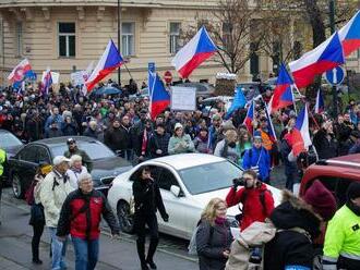 Protest v Prahe: Demonštranti sa domáhali vystúpenia v ČT. Televízia: Takto to nefunguje