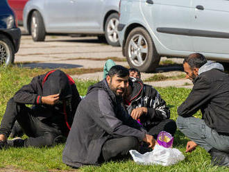 V Kútoch stúpa počet migrantov, buduje sa tam stanové mestečko