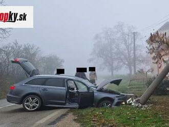 Ťažká nehoda v Budmericiach: FOTO Muž autom doslova spílil elektrický stĺp! Hrozivé zábery