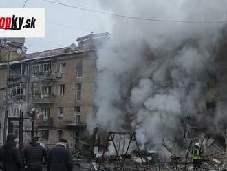 MIMORIADNY ONLINE Ruské ostreľovanie rezidenčnej časti Chersonu zabilo sedem ľudí, uvádza Kyjev