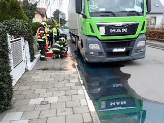 Ve Valašském Meziříčí – Krásně nad Bečvou zasahovaly dvě jednotky u nehody nákladního a osobního vozidla