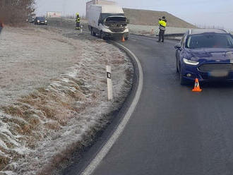 Na silnici 193, asi kilometr za Domažlicemi, se střetlo osobní auto s dodávkou. Nehoda se obešla…