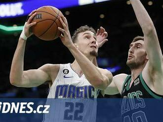 Překvapivá prohra lídra, Boston v NBA podlehl Orlandu. Atlanta zabrala