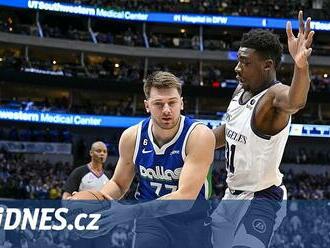 Uragán ve třetí čtvrtině. Dallas v ní nastřílel 51 bodů a porazil Lakers