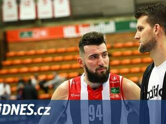 Basketbalisté Nymburka popáté v lize prohráli, nestačili na Pardubice