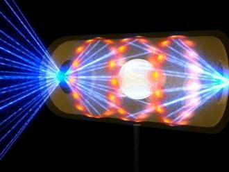 Vědci poprvé získali z jaderné fúze víc energie, než do ní dodali