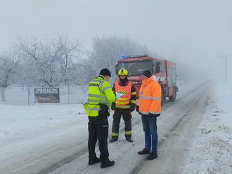 Na železničním přejezdu u Hulína došlo ke srážce osobního vlaku a dodávky. Řidič dodávky střet…