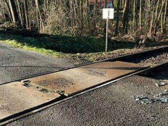 Na železničním přejezdu na trati Sudoměřice u Bechyně – Bechyně došlo ke střetu osobního vozidla a vlaku