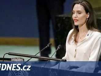 Angelina Jolie končí jako vyslankyně OSN pro uprchlíky. Aktivistkou zůstane