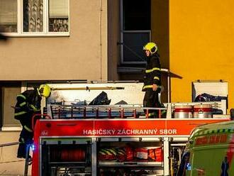 Při požáru domu v Kutné Hoře se udusila žena. Tragédii zřejmě způsobily svíčky