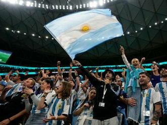 Argentínu poženú aj odsúdenci. Doma ich na futbal nepustia, fandia v Katare