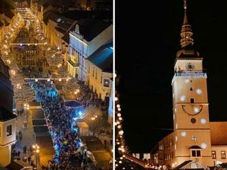 Aj TENTO rok je Trnava HITOM internetu: Pozrite sa na tú vianočnú výzdobu! FOTO