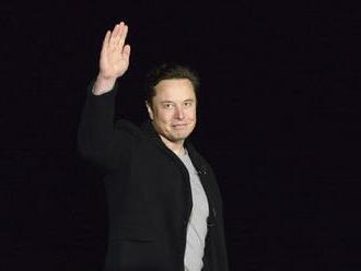 Musk prichádza o MILIARDY, už nie je najbohatší na svete: Predbehol ho záhadný Francúz