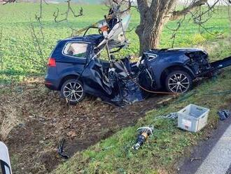 Tragická nehoda pri Nitre, z auta zostala len kopa šrotu: Vodič nemal šancu prežiť, FOTO