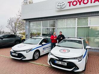 Městská policie v Jihlavě jezdí hybridními Toyotami