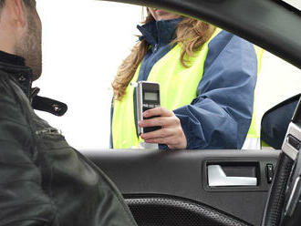 Zhabanie auta alebo pokuta vo výške jeho ceny. Poliaci pritvrdili tresty za alkohol za volantom