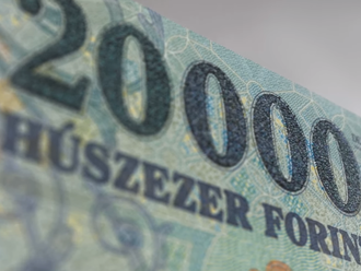 Forint včera výrazně oslabil  