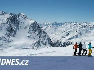 Italské Alpy ještě před sezonou. Čekají vás prázdné svahy a velké slevy