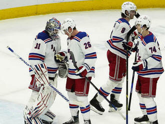 Rangers natiahli víťaznú sériu, Calgary s Ružičkom sa dočkalo triumfu