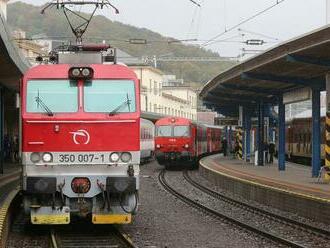 V Žiline sa vykoľajil vlak, treba očakávať niekoľko hodinové meškanie spojov