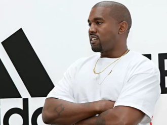 Kanye West už nekupuje Parler a pre antisemitizmus prišiel o konto na Twitteri